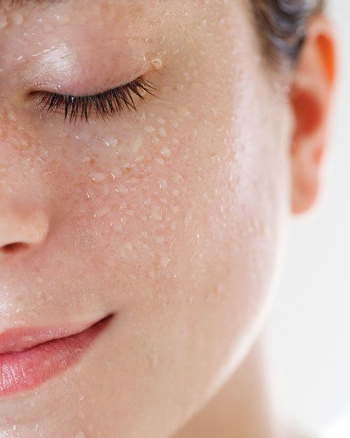 Công dụng được biết đến nhiều nhất của xịt khoáng là cấp ẩm cho da