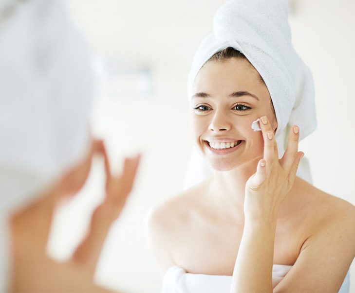 Kem dưỡng ẩm mang đến nhiều công dụng tốt khi cấp ẩm cho da mặt
