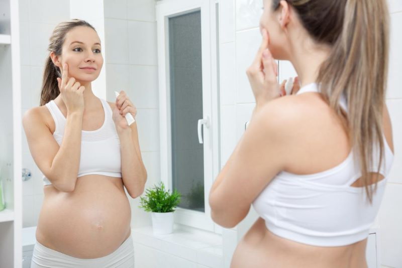 Mẹ bầu nên dùng sản phẩm dưỡng da gì?