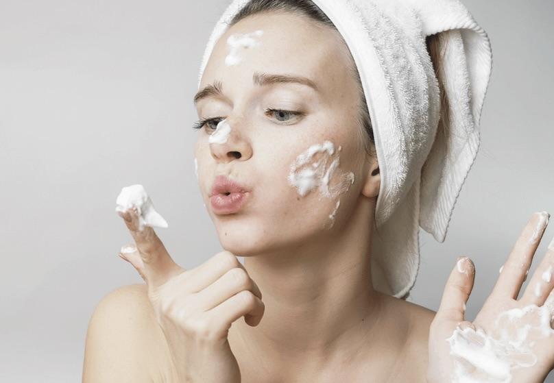 Cần chăm sóc da mặt kỹ để tránh mụn nặng hơn