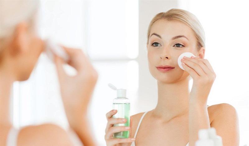 Sử dụng toner là bước cần thiết trong chu trình Skincare