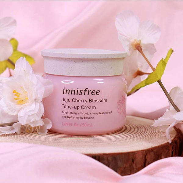 Kem dưỡng trắng cho da dầu mụn nhạy cảm Innisfree Jeju Cherry Blossom Tone-Up Cream
